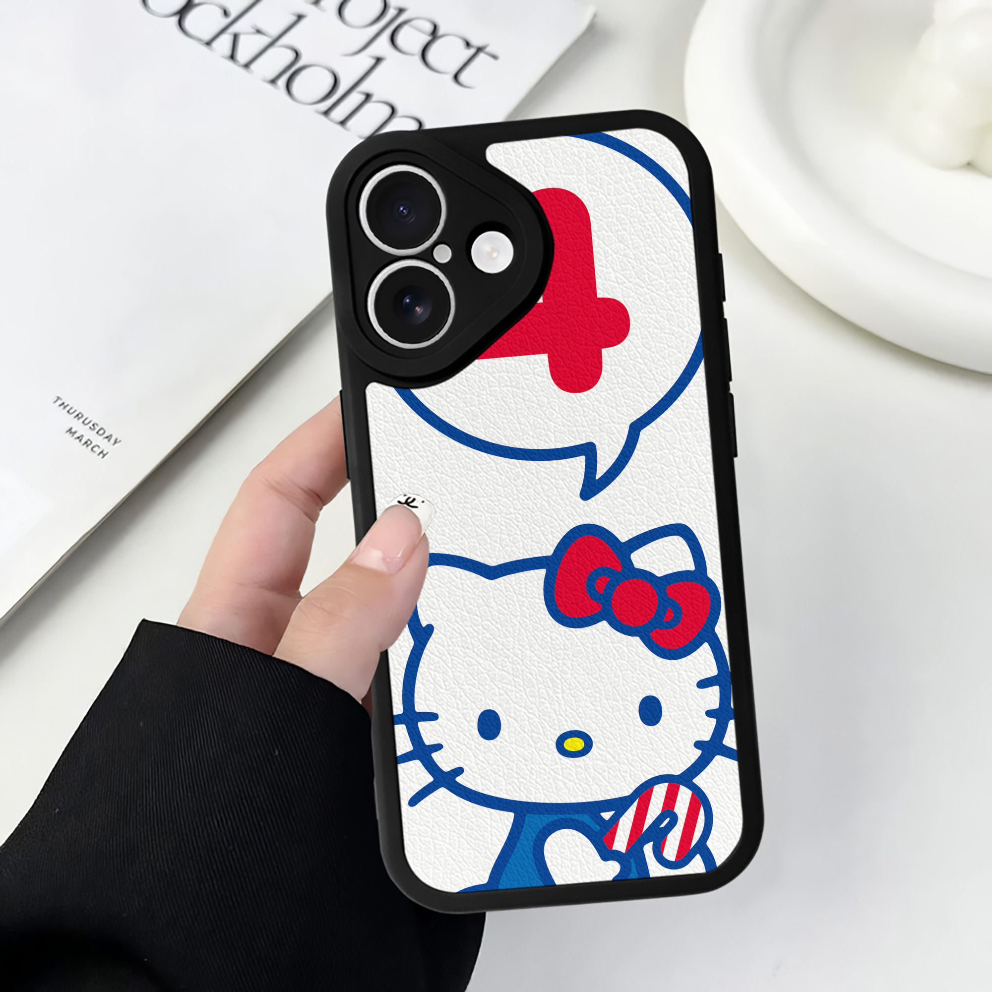 （画像用） Hello Kitty ハローキティ 【iPhone 16シリーズ対応】シリコンスマホケース（レザー調） 材質：シリコン